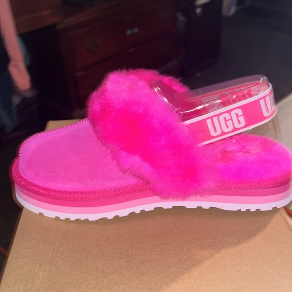 K FUNKETTE UGGS - Picture 2 of 3